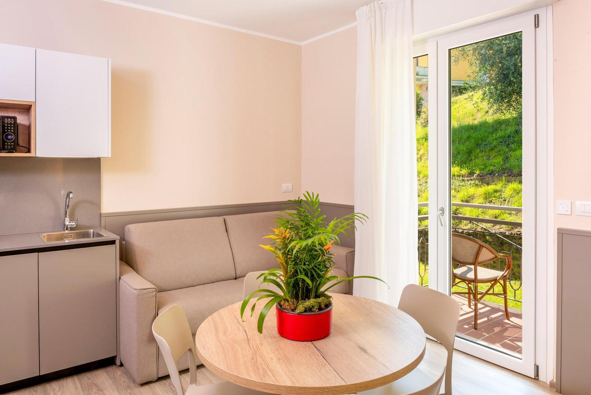 Residenza Panorama Aparthotel Costermano Εξωτερικό φωτογραφία